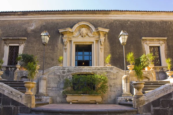 Catania, İtalya, Sicilya 'daki Palazzo Biscari Bahçesi