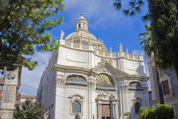 Santa Agatan Luostarin Kirkko Cataniassa Italiassa Sisiliassa — kuvapankkivalokuva