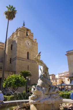 Triton Çeşmesi Monreale, Sicilya, İtalya 'da Vittorio Emanuele Meydanı' nda