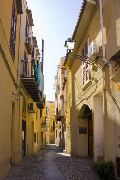 Calle Estrecha Del Casco Antiguo Monreale Sicilia Italia —  Fotos de Stock