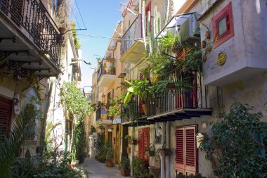 Monreale, Sicilya, İtalya 'daki Dar Sokak
