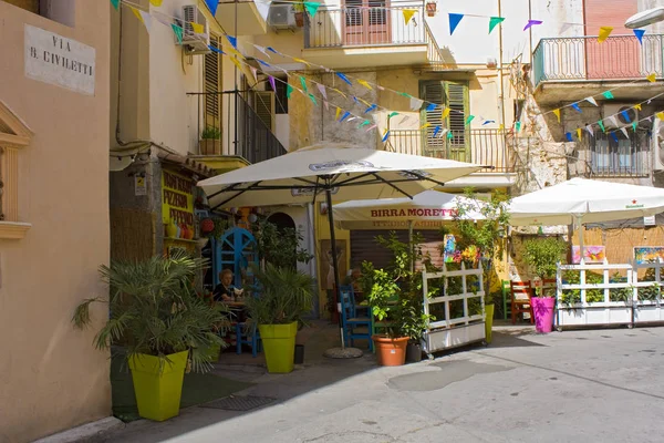 Monreale Italia Octubre 2019 Café Callejero Casco Antiguo Monreale Sicilia —  Fotos de Stock