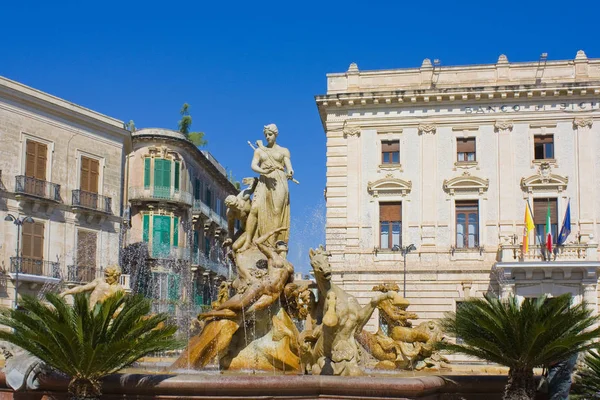 Πηγή Της Αρτέμιδος Στην Piazza Archimede Στις Συρακούσες Σικελία Ιταλία — Φωτογραφία Αρχείου