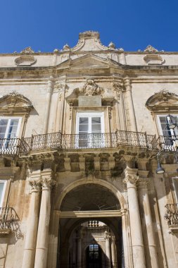 İtalya, Sicilya 'daki Duomo Piazza' da bulunan Benevantano del Bosco Sarayı 