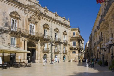 Syracuse, İtalya - 3 Ekim 2019: Palazzo Benevantano del Bosco Siraküza 'daki Duomo Piazza, İtalya 