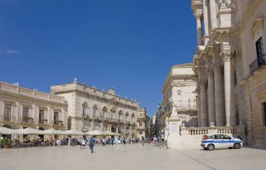 Syracuse, İtalya - 3 Ekim 2019: Duomo Piazza Syracuse, Sicilya, İtalya