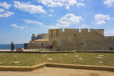 Syracuse, İtalya - 3 Ekim 2019: Syracuse, Sicilya, İtalya 'daki Maniace Castle