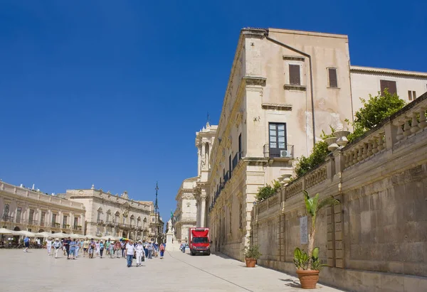 Συρακούσες Ιταλία Οκτωβρίου 2019 Duomo Piazza Ηλιόλουστη Μέρα Στις Συρακούσες — Φωτογραφία Αρχείου