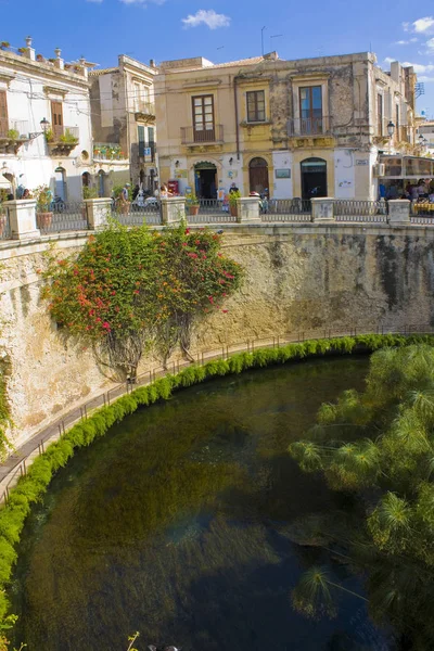 Syracuse Italy October 2019 Fountain Arethusa Sunny Summer Day Syracuse — Stock Photo, Image