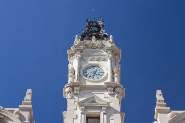 Valencia Belediye Binası 'nın saat kulesi Valencia, İspanya Plaza del Ayuntamiento' da.