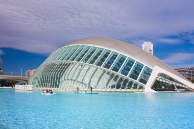 Valencia, İspanya - 17 Ekim 2019: Valencia, İspanya 'da Sanat ve Bilim Şehri' nde Hemisphere (Imax sinema)