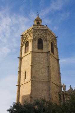 Valencia, İspanya 'daki Plaza de la Reina' daki Micalet Kulesi 