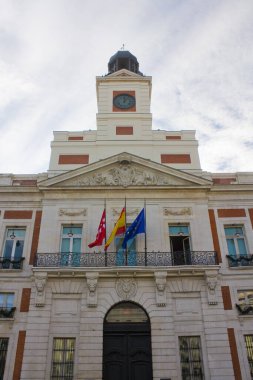 İspanya, Madrid 'de Puerta del Sol' da Kraliyet Postanesi