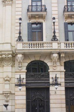 İspanya 'nın Madrid şehrindeki güzel tarihi bina
