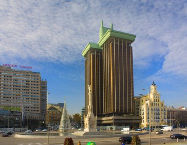 MADRID, İspanya - 17 Ocak 2020: Madrid 'deki Plaza Colon, İspanya
