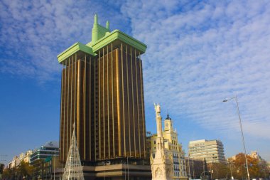 MADRID, İspanya - 17 Ocak 2020: Madrid 'deki Plaza Colon, İspanya