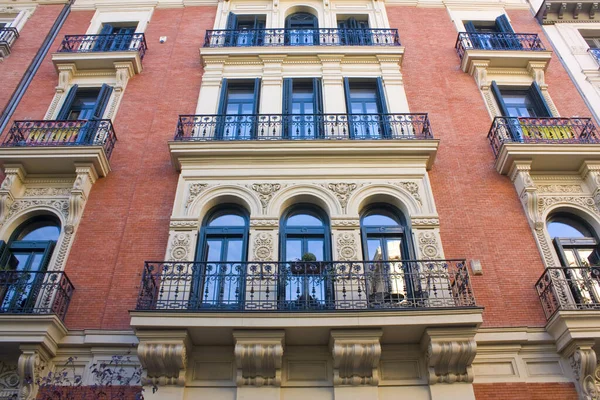 Piękny Zabytkowy Budynek Starym Mieście Madrycie Hiszpania — Zdjęcie stockowe