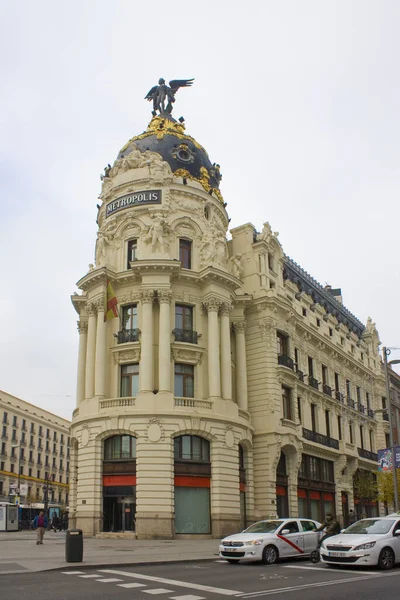 Madrid Spain January 2020 Metropolis Building Madrid Spain — стокове фото