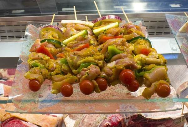 Skewers Met Heerlijk Vlees Groenten Koop Spanje — Stockfoto