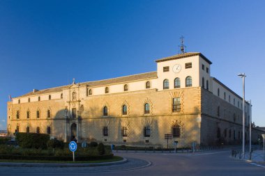 İspanya 'nın Toledo şehrinde Kardinal Tavera (şimdi Hastane Tavera)