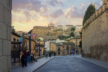 TOLEDO, İSPAN - 10 Ocak 2020: Toledo, İspanya 'nın Eski Kasabası