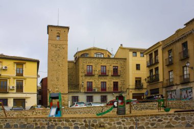 TOLEDO, İSPAN - 10 Ocak 2020: İspanya 'nın Toledo kentindeki Yahudi Mahallesi