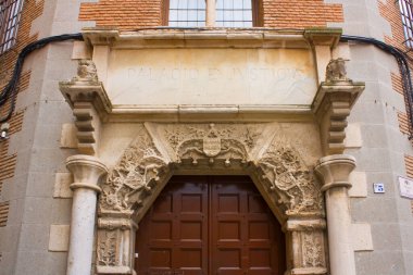 İspanya 'nın Toledo şehrindeki eski tarihi binanın zengin dekorasyonu