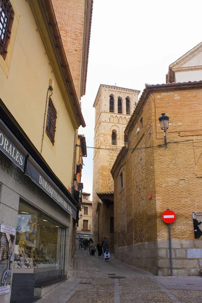 Toledo Španělsko Ledna 2020 Úzká Ulice Starého Města Toledu Španělsko — Stock fotografie