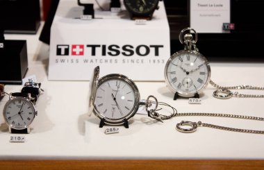 LEIPZIG, GERMANY - 9 Mart 2020: Mücevher sergisinde satmak üzere Tissot 'un İsviçre saatleri