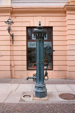 Almanya 'nın Leipzig şehrinde halk çeşmesi