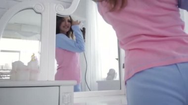 Onun saç şekillendirme pijama modeli