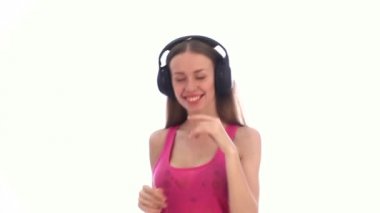 Kadın dans ve off kulaklıklar beyaz b alarak kulaklık