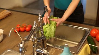 Kadın çamaşır sebze