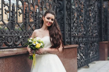 Sarı gelin buketi gelin