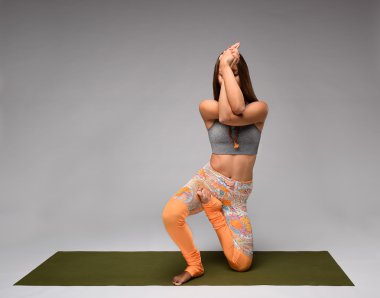 Yoga vatayanasana poz