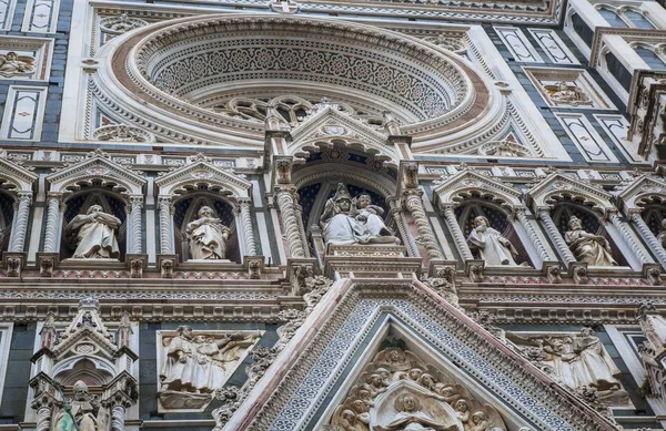 Partes y elementos de la fachada del Duomo, Florencia — Foto de Stock
