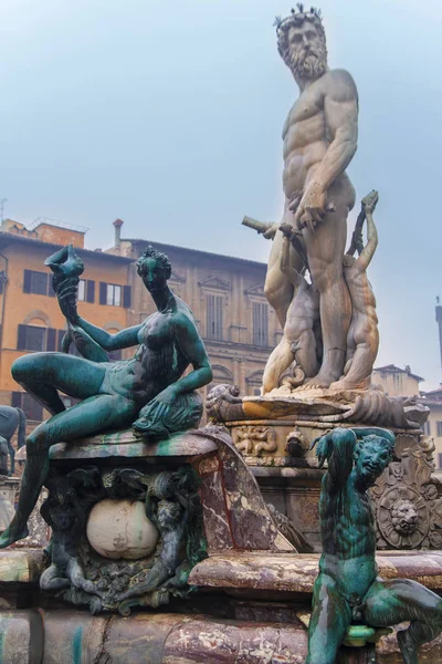 Фонтан Нептуна во Флоренции, Италия — стоковое фото