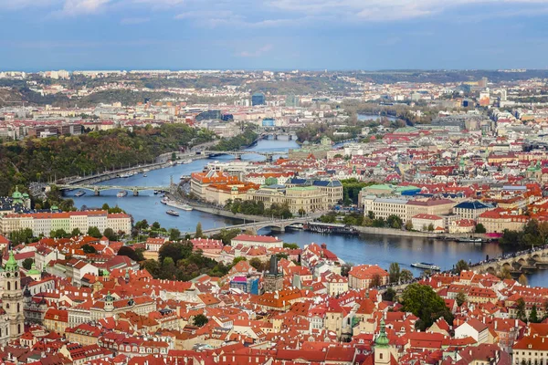 Prag Çek Cumhuriyeti Panoraması. Üst Avrupa şehir manzaraları — Stok fotoğraf