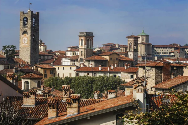 Wunderschöne architektur der alten stadt bergamo italien — Stockfoto