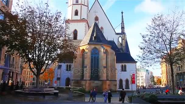 Edificio Moderno Fronte Alla Chiesa San Tommaso Lipsia Johann Sebastian — Video Stock