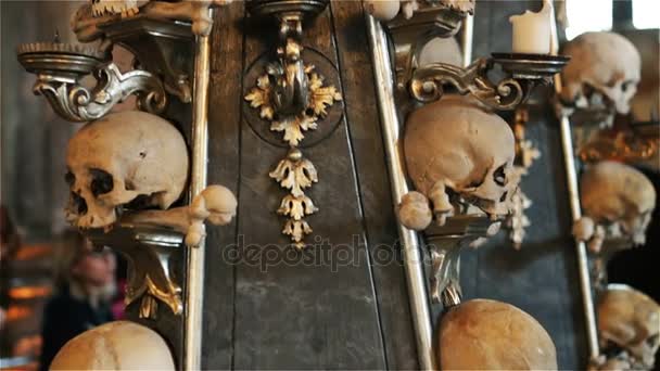 捷克共和国 库腾贝格库腾贝格骨的头骨和骨骼 — 图库视频影像