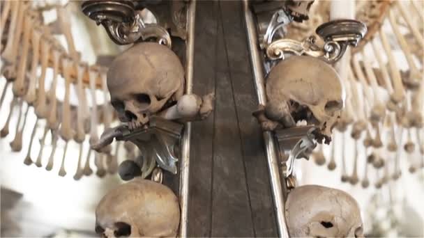 Tsjechische Republiek Kutna Hora Schedels Botten Het Ossuarium Kutna Hora — Stockvideo