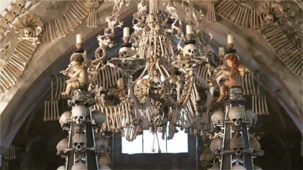 Tsjechische Republiek Kutna Hora Schedels Botten Het Ossuarium Kutna Hora — Stockvideo