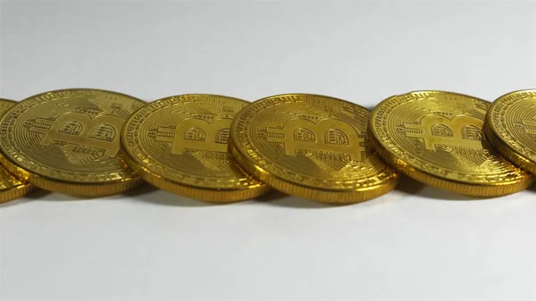 Pila giratoria de Bitcoins de oro en tocadiscos — Foto de Stock