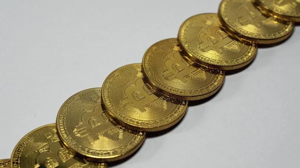 Altın Bitcoins Pikap Üzerinde Dönen Yığını — Stok fotoğraf