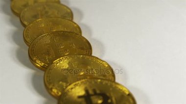 Altın Bitcoins pikap üzerinde dönen yığını