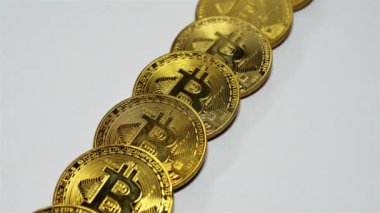 Altın Bitcoins pikap üzerinde dönen yığını