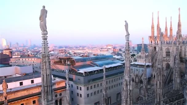 Kvällen Milano Utsikt Över Staden Från Terrassen Duomo — Stockvideo