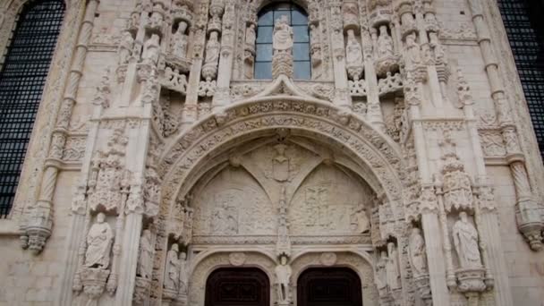 热罗尼姆斯修道院或杰罗姆修道院 是圣杰罗姆的命令修道院在贝尔 的教区 在里斯本 葡萄牙的自治市 — 图库视频影像