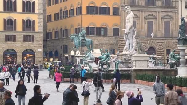 Firenze Novembre 2017 Tanti Turisti Che Visitano Attrazioni Della Piazza — Video Stock